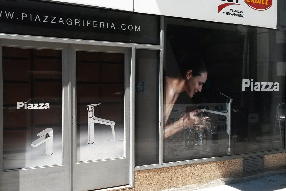 ploteo de local comercial de piazza